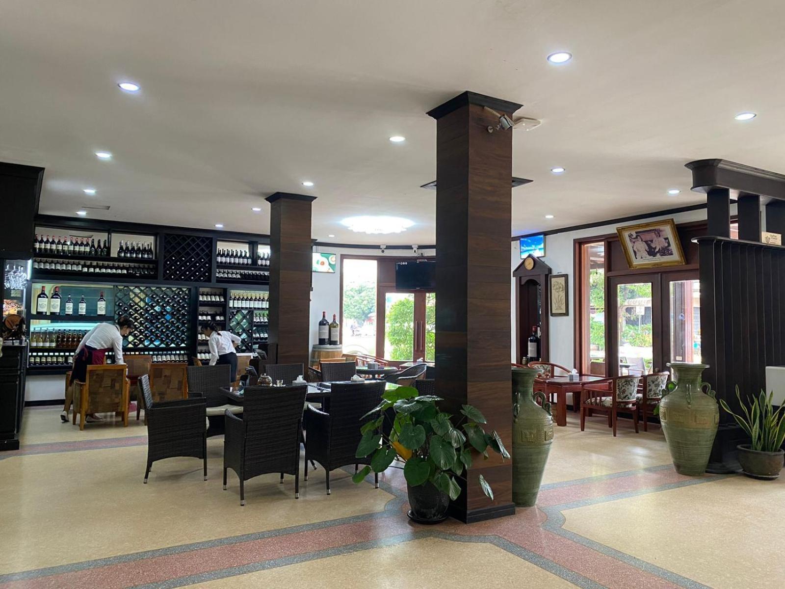 Subinh Hotel And Restaurant Pakse Bagian luar foto